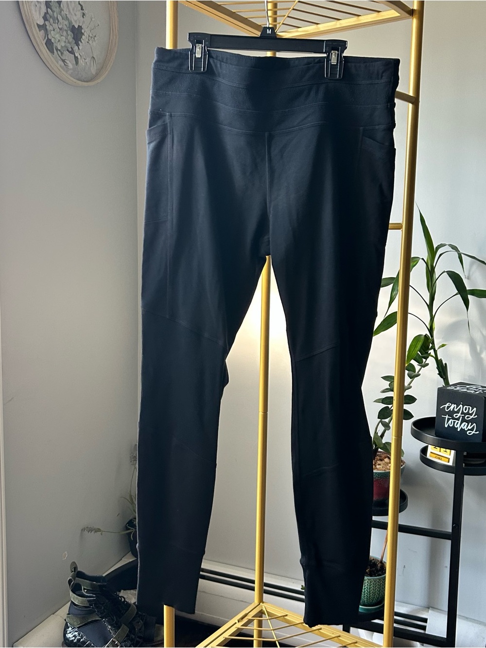 Athleta women’s Athleisure black joggers size XL